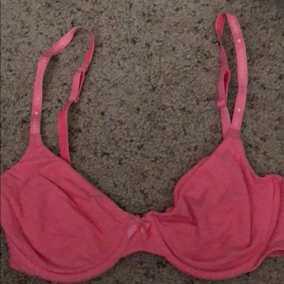 32D unlined perfect coverage Victoria Secret bra - Picture 1 of 3
